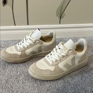 Veja Women's Beige and White Sneakers